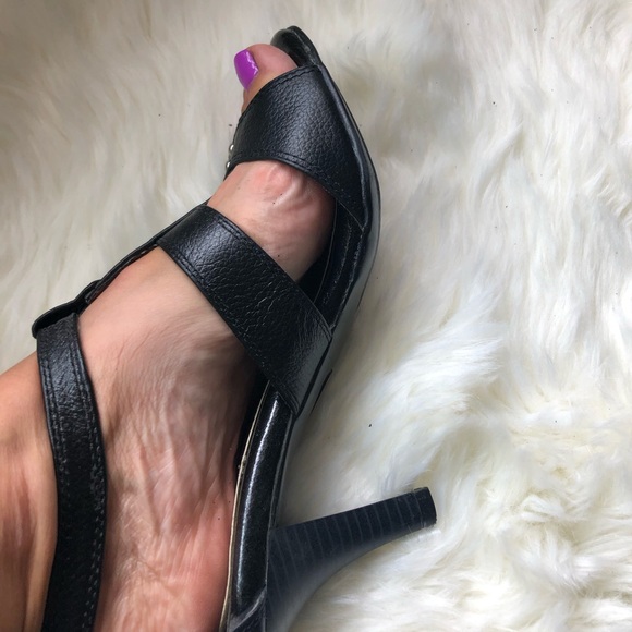 Black leather sandals with heel, ankle strap. Good quality. Great shape. - Picture 2 of 10